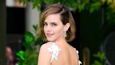 Emma Watson Wore a Gravity-Defying Dress, and the Jokes Are Hysterical - www.glamour.com