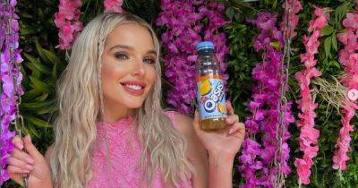 Helen Flanagan all smiles as she reunites with I'm A Celebrity co-star before sharing what she 'loves' about herself - www.manchestereveningnews.co.uk - Australia - London - county Webster - Jordan - South Africa - Chelsea
