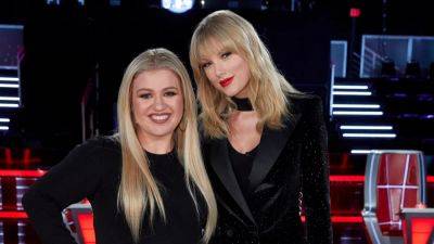 Kelly Clarkson Recalls Running Into Scooter Braun After Telling Taylor Swift to Re-Record Her Albums - www.etonline.com