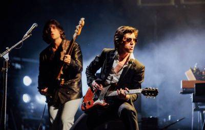 Fans react to Arctic Monkeys’ “incredible” Glastonbury 2023 headline set - www.nme.com