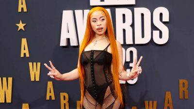 Ice Spice Makes a Style Statement at the 2023 BET Awards - www.etonline.com - New York - Los Angeles