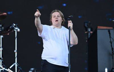 Lewis Capaldi’s Glastonbury 2023 performance hailed as “amazingly powerful” by mother of teenager with Tourette’s - www.nme.com