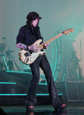 Mick Mars Is Convinced Mötley Crüe Is ‘Trying To Take Away’ His Legacy - etcanada.com