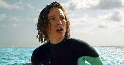 ‘The Dive’ Trailer: Louisa Krause & Sophie Lowe Star In New Anxiety-Inducing Deep Sea Thriller - theplaylist.net