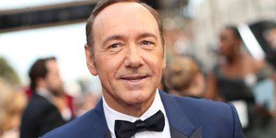 Kevin Spacey Arrives to Court to Face 12 Sexual Assault Charges, Jury Selected - www.justjared.com - London - USA