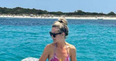 Helen Skelton branded a 'natural' in bikini on paddle board as she marks 'big birthday' early - www.manchestereveningnews.co.uk - Britain - Spain - city San Antonio