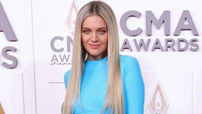 Kelsea Ballerini Hit in the Face With Object While Performing Onstage - www.etonline.com - county Garden - state Idaho - Boise, state Idaho