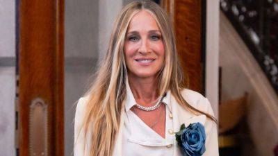 Sarah Jessica Parker Says She 'Missed Out' on Getting a Facelift - www.etonline.com - Hollywood