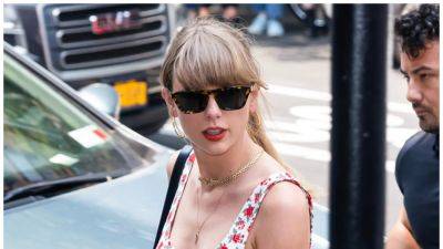 Taylor Swift Is Sticking to Short Shorts This Summer - www.glamour.com - USA - New York - Taylor - county Swift