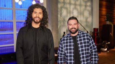 'The Voice': Dan + Shay Celebrate the First-Ever Double Coaches Chair in Season 25 Sneak Peek - www.etonline.com - USA - city Holland