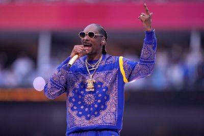 Snoop Dogg Seemingly Sponsors Writers Guild Protest And Postpones Summer Concerts Amid Ongoing Strike - etcanada.com - Los Angeles - Los Angeles - city Ottawa