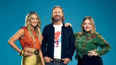 Lainey Wilson Joins Dierks Bentley and Elle King as 2023 'CMA Fest' Co-Hosts - www.etonline.com - Tennessee