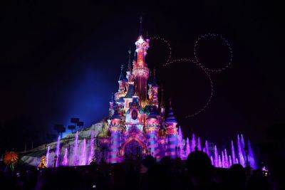 Disneyland Paris Hit By Cast Member Strike & Demonstrations; Visitors Split Between Solidarity & Dismay Over Disruption - deadline.com