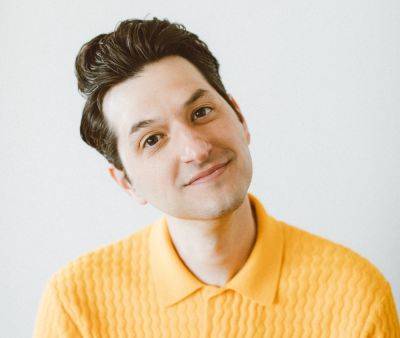 Ben Schwartz Talks Finding His Voice Through Improv and Learning Bombing Isn’t So Bad - variety.com