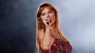 Taylor Swift Delivers Pride Month Speech In Support Of LGBTQ+ Community: “This Is A Safe Space For You” - deadline.com - Brazil - Chicago - Argentina - city Buenos Aires, Argentina - city Mexico City