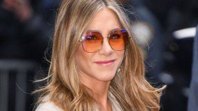 Here’s How Jennifer Aniston Is Embracing Her Grays - www.glamour.com - Hollywood - Czech Republic