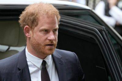 Prince Harry Blasts ‘Hurtful, Mean And Cruel’ Rumours Suggesting James Hewitt Is His Father, Not King Charles - etcanada.com - Britain