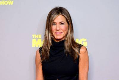 Jennifer Aniston’s Toned Figure Is Fitness Goals In New Brand Campaign Promoting ‘Being Kinder To Our Bodies’ - etcanada.com