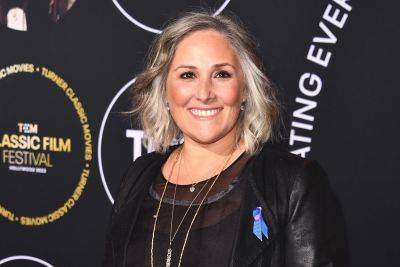 Ricki Lake Poses Naked In An Outdoor Bathtub: ‘The Days Are The Best Of My Life’ - etcanada.com - California - county Valley
