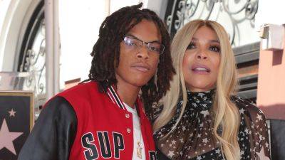 Wendy Williams' Son Kevin Fears She's Being Taken Advantage of Amid Her Alleged Struggle With Alcoholism - www.etonline.com