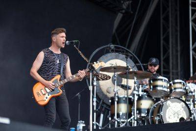 Royal Blood Responds After Flipping Off ‘Pathetic’ Festival Crowd: ‘I Felt I Was Being Entertaining’ - etcanada.com - Britain