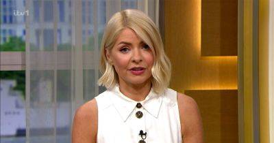 Holly Willoughby should 'stop picking at stitches' over Phillip Schofield, says expert - www.ok.co.uk