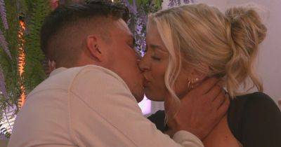 Love Island fans left distracted as Mitchel and Molly share steamy kiss in villa - www.ok.co.uk