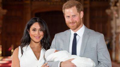 Prince Harry and Meghan Markle's Son Archie Receives Sweet Birthday Gift and They React - www.etonline.com - Britain - California