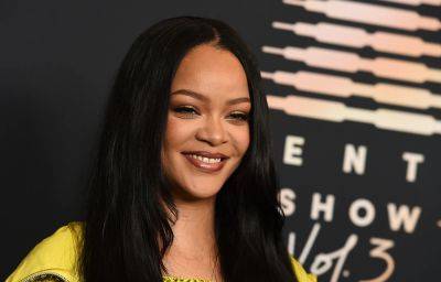 Rihanna Breaks Spotify Streaming Record As First Female Artist To Have 10 Songs Accumulate 1 Billion Streams - etcanada.com - Paris - Barbados