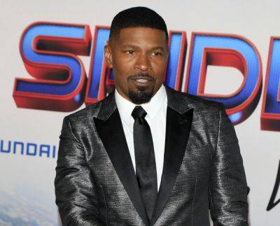 Jamie Foxx Seen For The First Time Since Hospitalization With Mystery ‘Medical Complication’! - perezhilton.com - Chicago