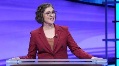 'Jeopardy!' host Mayim Bialik admits she feels 'useless, irrelevant, and worthless' - www.foxnews.com