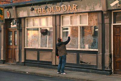 Ken Loach’s Cannes Competition Drama ‘The Old Oak’ Gets U.S. Deal - deadline.com - New York - Canada - Syria