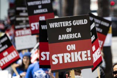 Hollywood Studio Execs Say ‘Endgame’ Is To Drag WGA Strike Out Until Writers ‘Start Losing Their Apartments’ Before Restarting Talks - etcanada.com