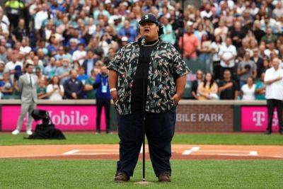 ‘American Idol’ winner apologizes after keeping hat on while performing national anthem at MLB’s Home Run Derby - nypost.com - USA - county Mobile