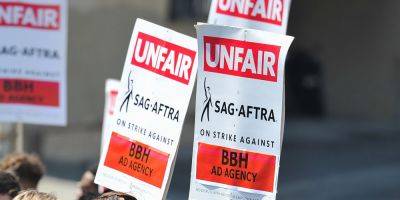 SAG-AFTRA Actors Expected to Strike After Contract Negotiations Break Down - www.justjared.com - USA