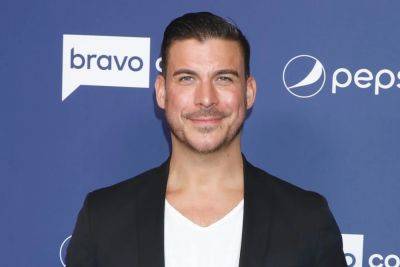 Jax Taylor Says He Spray Painted ‘A Little Bald Spot’ On The Back Of His Head After Noticing Hair Loss - etcanada.com - Canada - city Sandoval