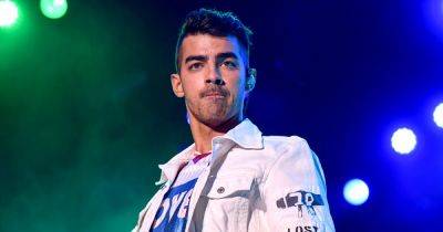 Joe Jonas Jokes He Needed ‘Therapy’ After Pooping Himself in White Pants Mid-Show - www.usmagazine.com - Australia