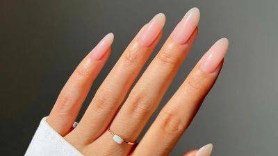 Naked Nails Are the Quiet Luxury Mani Trend of Summer 2023 - www.glamour.com - Poland