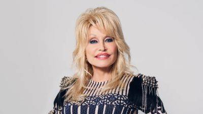 Dolly Parton Says She Would Rather 'Drop Dead Onstage' Than Opt for Retirement - www.etonline.com