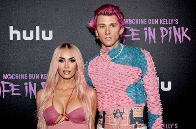 Machine Gun Kelly Flirts With Megan Fox On Instagram Amid Breakup Rumours As She Poses In Sizzling Snaps - etcanada.com - Hawaii