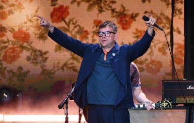 Blur’s Damon Albarn says the “road is clear” for an Oasis reunion - www.nme.com