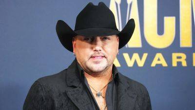 Jason Aldean Rushes Off Stage After Experiencing Heat Stroke During Connecticut Concert - www.etonline.com - state Connecticut