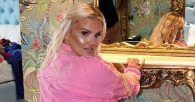 Kerry Katona defended by mum shamers after denim hot pants snap flooded with 'sorry but' comments - www.manchestereveningnews.co.uk