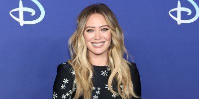 Hilary Duff Sings 'Lizzie McGuire' Hit 'What Dreams Are Made Of' While On SAG-AFTRA Picket Line - www.justjared.com