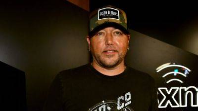 Jason Aldean's 'Try That in a Small Town' Sparks Criticism Over Inflammatory Images and Pro-Gun Lyrics - www.etonline.com - USA - state Connecticut - Tennessee - city Small - Columbia, state Tennessee - county Maury