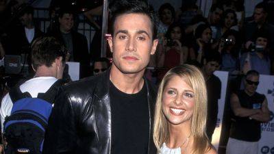 Sarah Michelle Gellar Shares Rare Photos With Freddie Prinze Jr. and Their Two Kids During Italy Vacation - www.etonline.com - Los Angeles - Italy - county Florence - county Blair