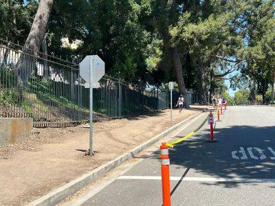 Burbank Street Used During Strike Blocked To Parked Cars; Provides Safer Space For Picketers - deadline.com - county Buena Vista