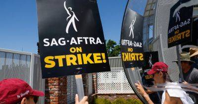 WGA and SAG-AFTRA Take Action After Universal Studios Trims Trees to Prevent Shade for Strikers - www.usmagazine.com - Los Angeles - Los Angeles - USA
