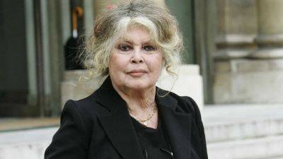 Brigitte Bardot Treated by Emergency Services After Breathing Difficulty and Put on Oxygen - www.etonline.com - France