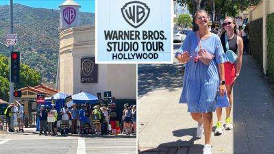 What Picketers? How The Strike Plays On The Warner Bros. Studio Tour - deadline.com - New York - Los Angeles - Alabama - county Mobile